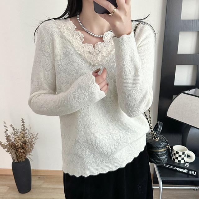 Western style beautiful V -neck lace beaded in autumn and winter with a knitted long -sleeved bottoming shirt thin knit soft glutinous top sweater

