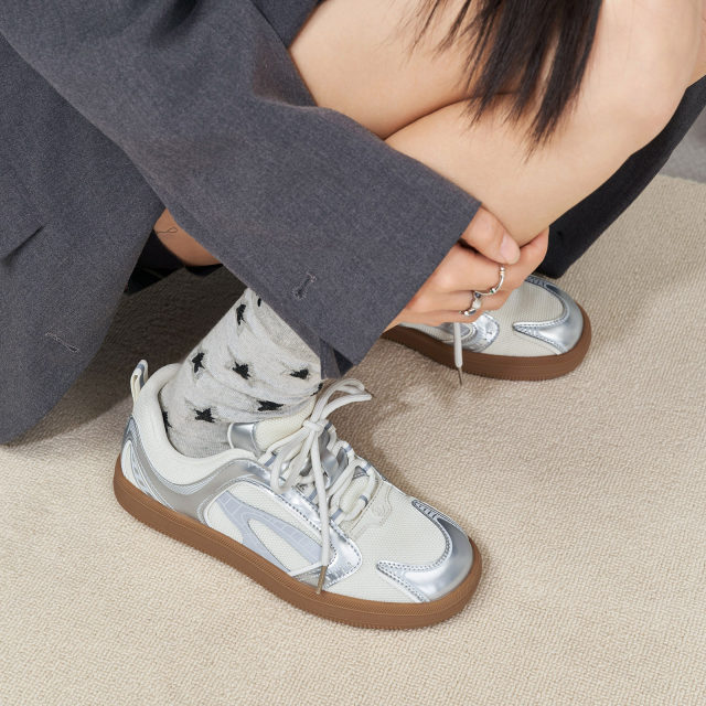 Masuism 2025 new ins trendy casual flat shoes for women's summer versatile sports white shoes and moral training shoes
