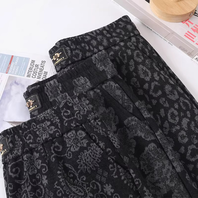 Middle-aged and elderly mother's pants autumn and winter loose large size straight women's pants plus velvet outer wear casual elderly lady's granny pants