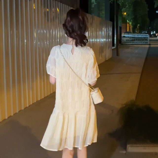 High-end round neck pleated texture short-sleeved dress for women 2025 summer new fashionable slim A-line midi skirt