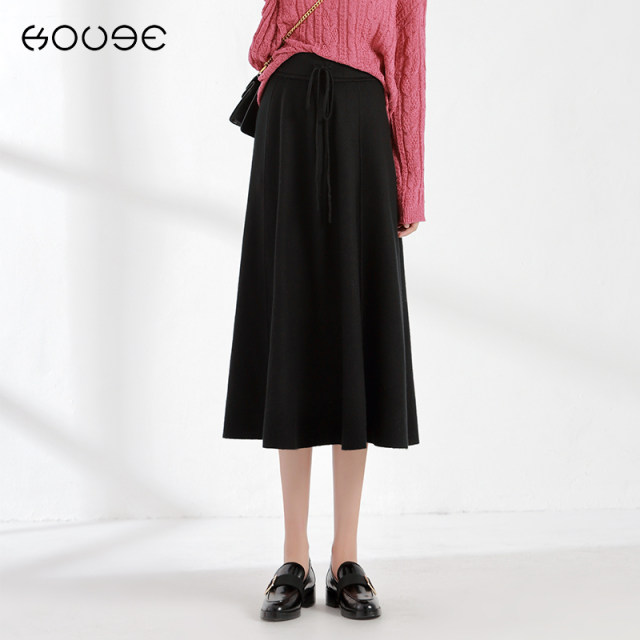 Black knitted skirt for women in autumn and winter 2024 new pleated skirt mid-length high-waisted a-line tie-fitting umbrella skirt