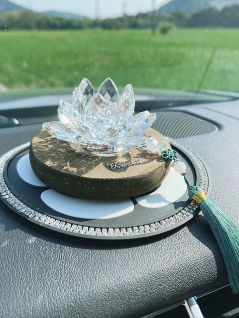 Good luck lotus crystal lotus car decoration car interior decoration national wind wooden car center console men's and women's car
