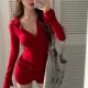 Red V -neck long -sleeved t -shirt female early autumn slimming thin bottom shirt arc hot girl unique top
