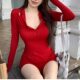 Red V -neck long -sleeved t -shirt female early autumn slimming thin bottom shirt arc hot girl unique top
