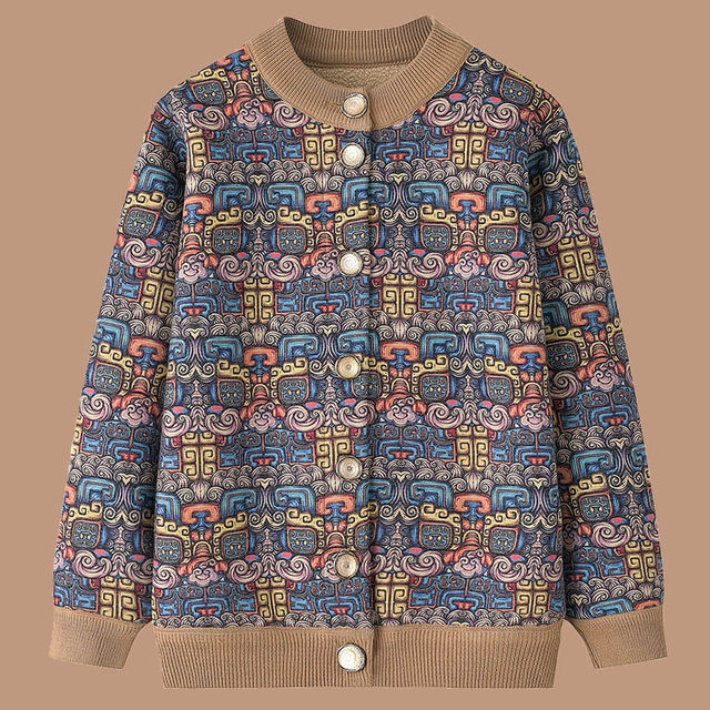 Middle-aged and elderly mothers' knitted cardigan coats, grandma's autumn and winter clothing, thickened large size lambswool warm wool clothes