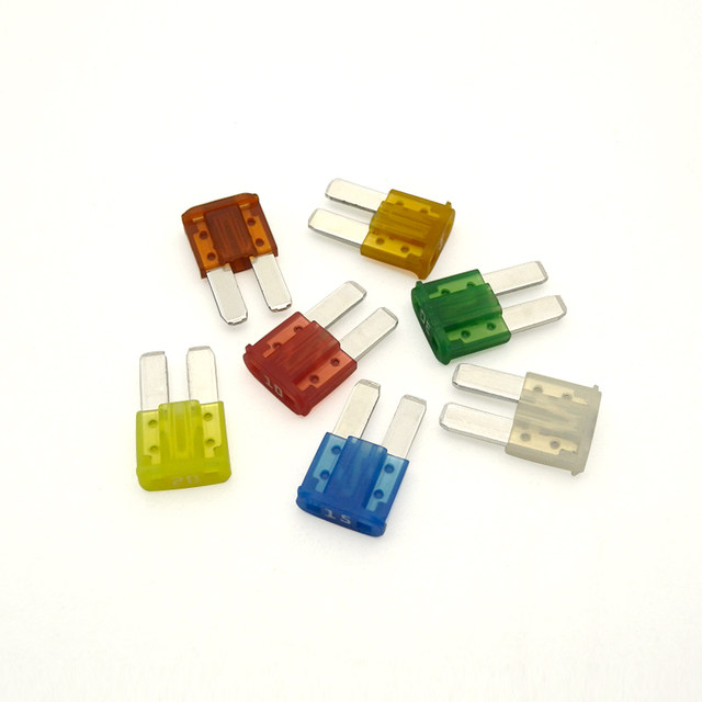 Car mini long foot M2 fuse tablets Fuxin Mondeo Furris Hyundai IX35 Leading Yuena Kia K4