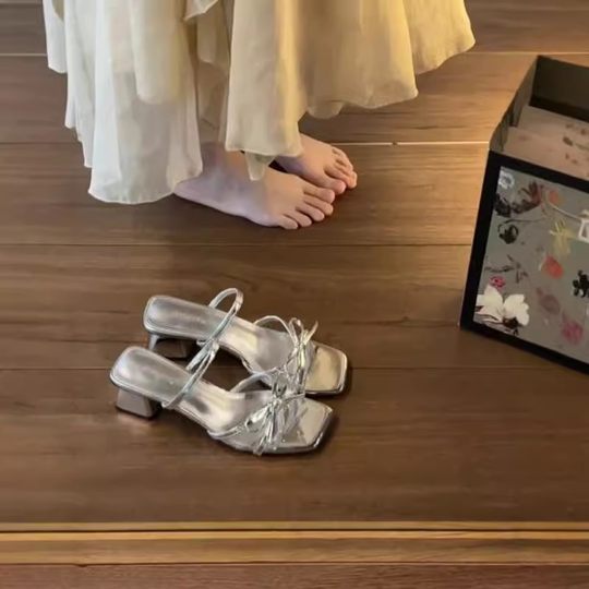 
French silver thick heel sandals for women 2024 summer new style outside with bow-tie exposed strap sandals for women