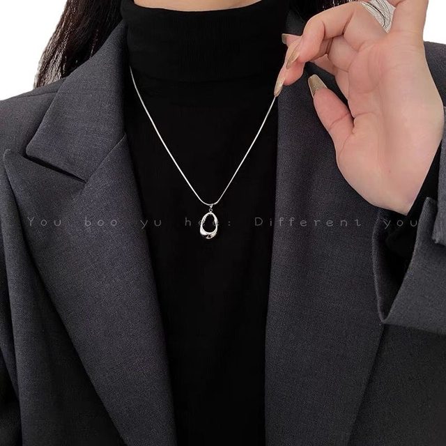 Super value six-pack sweater chain for women trendy niche simple light luxury high-end design necklace versatile long sweater chain