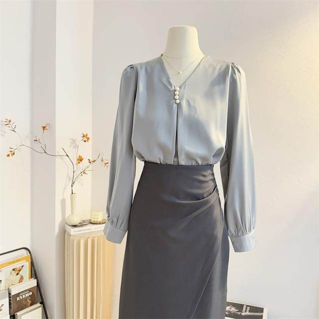High-end gray beaded V-neck satin shirt for women 2025 spring temperament commuting long-sleeved shirt drooping top