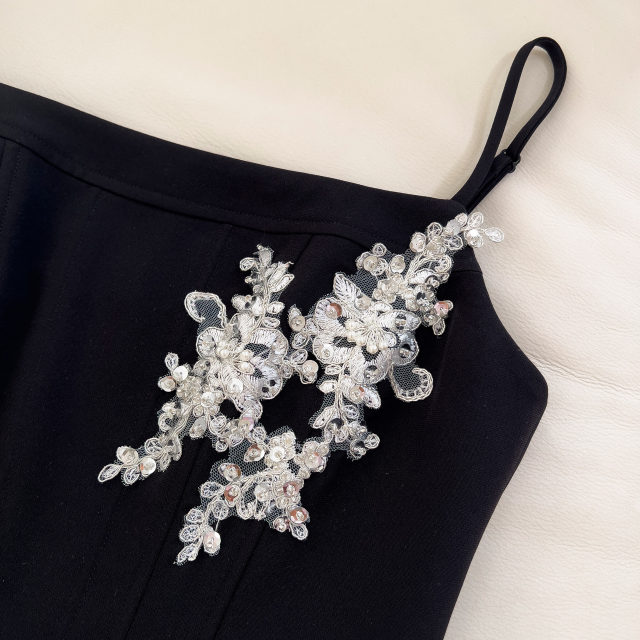 French 2025 summer light luxury diamond jewelry strapless black skirt small dress suspender long slim hip-covered slim dress
