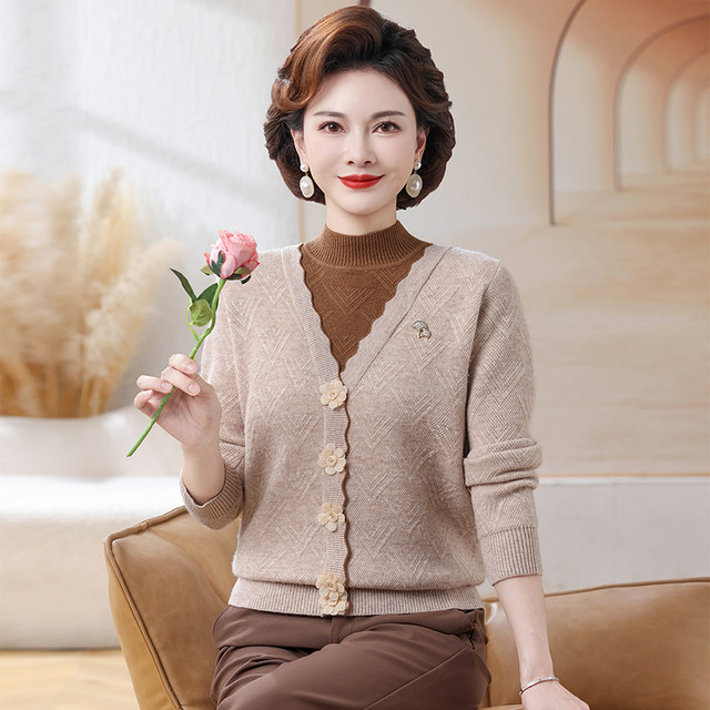 Mother's winter clothing plus velvet thickened sweater warm base layer middle-aged and elderly women's stylish winter inner woolen sweater