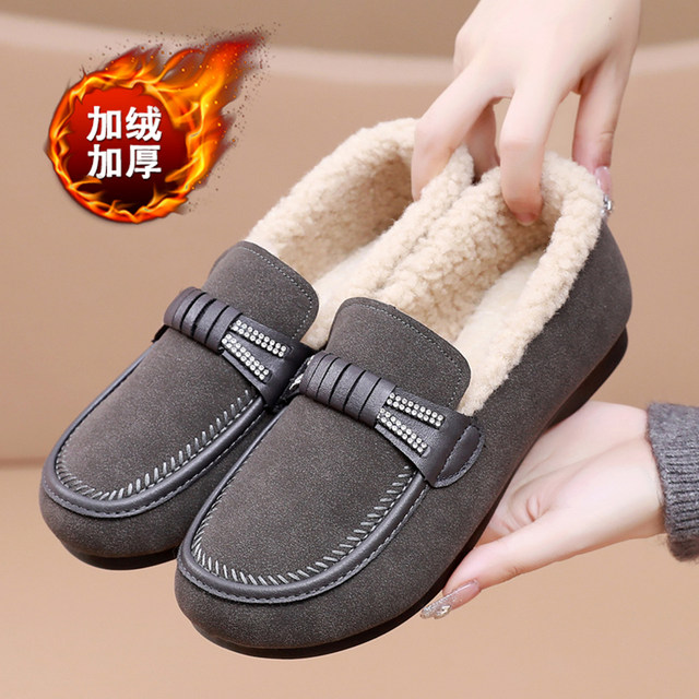 Old Beijing cloth shoes for women plus velvet mom cotton shoes winter non-slip soft sole warm grandma shoes flat casual beanie shoes