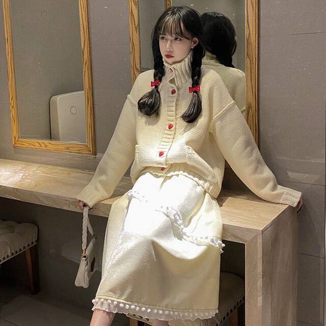 Spring and autumn and winter fat MM2-300jin [Jin is equal to 0.5 kg] Japanese half-body skirt female large size loose high waist sweet overlays, knee drooping A-line umbrella skirt

