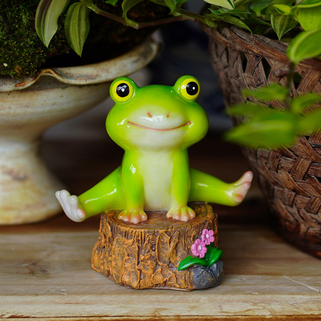 Cute little frog flower potted courtyard micro-landscape succulent landscaping decoration garden fish tank car decoration decoration
