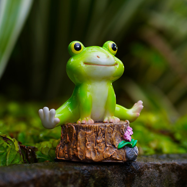 Cute little frog flower potted courtyard micro-landscape succulent landscaping decoration garden fish tank car decoration decoration