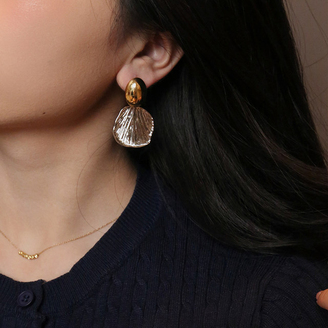 Simple Love Acc Private Cold Style Design Exaggerated Temperament Irregular Texture Silver Needle Earrings for Women