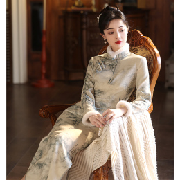 New Chinese improved winter cheongsam flushed thickening 2024 new retro temperament high-end national wind sleeves winter woman