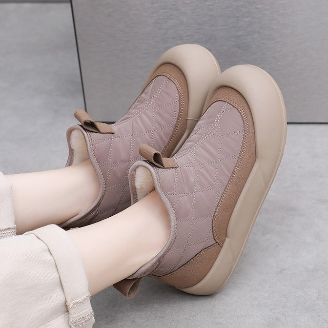 Winter velvet snow boots for women 2024 new sheep wool warm mother's shoes down cloth waterproof fashionable short boots