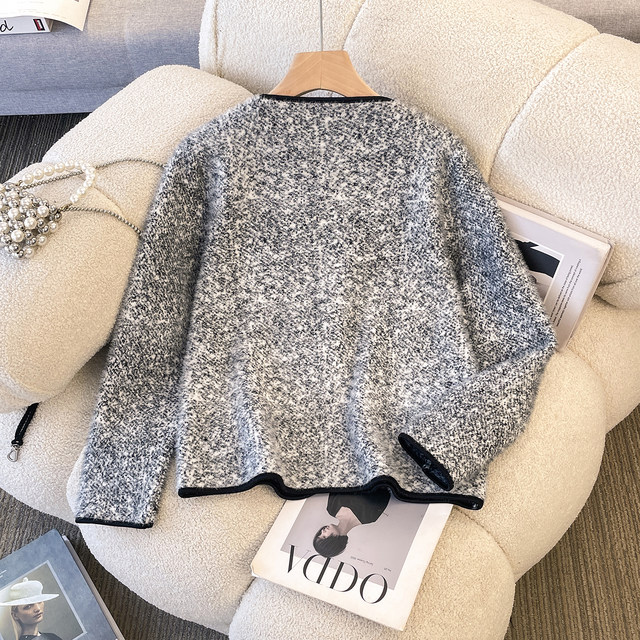 Middle-aged and elderly autumn clothing new fat mom Xiaoxiangfeng long-sleeved knitted three-piece set for middle-aged women wide-leg pants suit