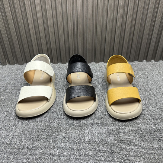Processed first-layer cowhide two-wear beach shoes for women 2025 summer new Velcro retro open-toe Roman sandals