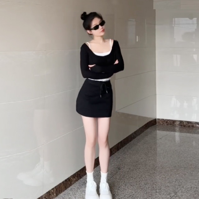 Black drawing half -bodies women's skirt 2024 spring and summer new high waist, thin bag hips A -line casual sports skirt