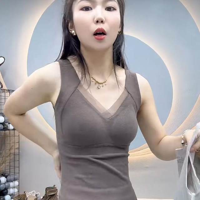 2025 autumn and winter new fashion velvet self-heating integrated cup beautiful back women's versatile warm suspender vest underwear trendy