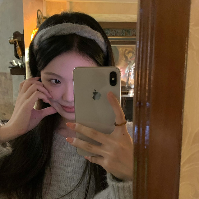 
Mohair wavy headband autumn and winter temperament knitted wool hair press headband increases the top of the skull hairpin high-end hair accessories