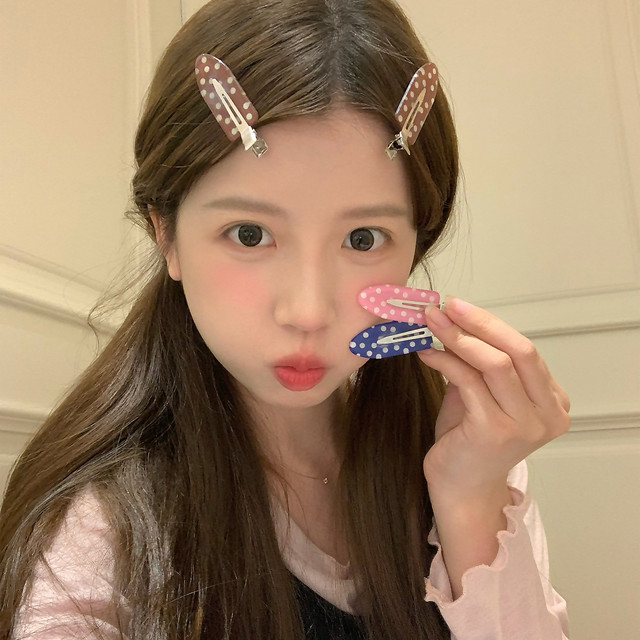 
2 packs of polka-dot makeup clips, hairpins, versatile girl's heartbreaking hair bangs clips, side clips, sweet temperament hair accessories