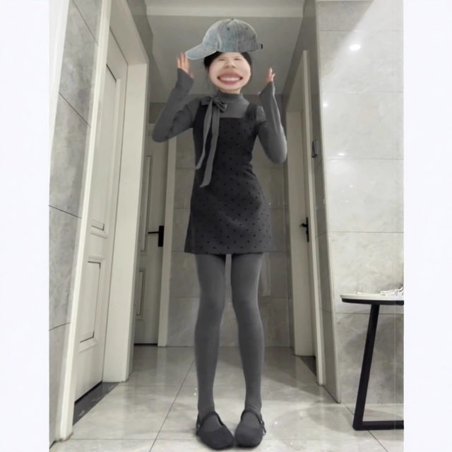 Gray half-high neck long-sleeved T-shirt for women with layered polka dot suspender dress suit thin spring base shirt short skirt