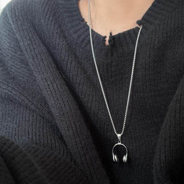 
Hip-hop fashion music headphones pendant long necklace for women, old retro sweater chain male couple