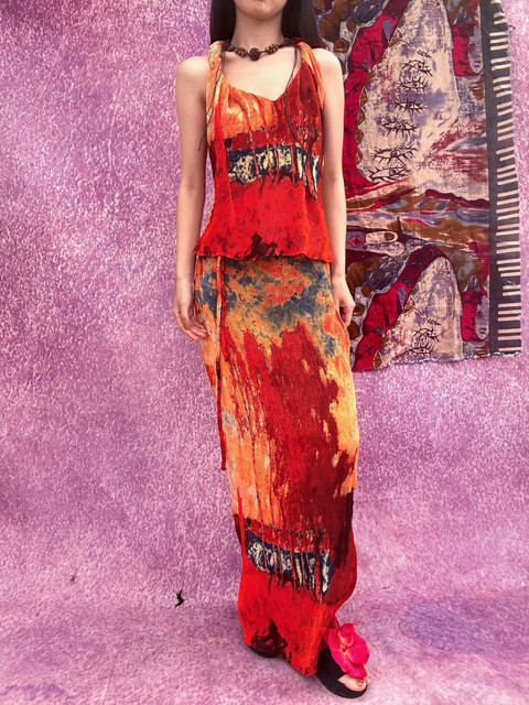 
Flame Danxia oil painting printing subculture niche personality pleated vacation hot girl suspender dress suit