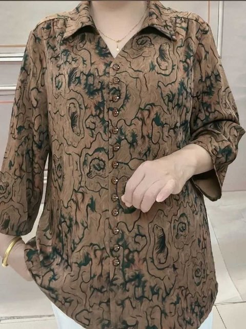 Summer Internet celebrity new style of meat covering retro floral loose large size lapel and quarter sleeve casual commuter mother top
