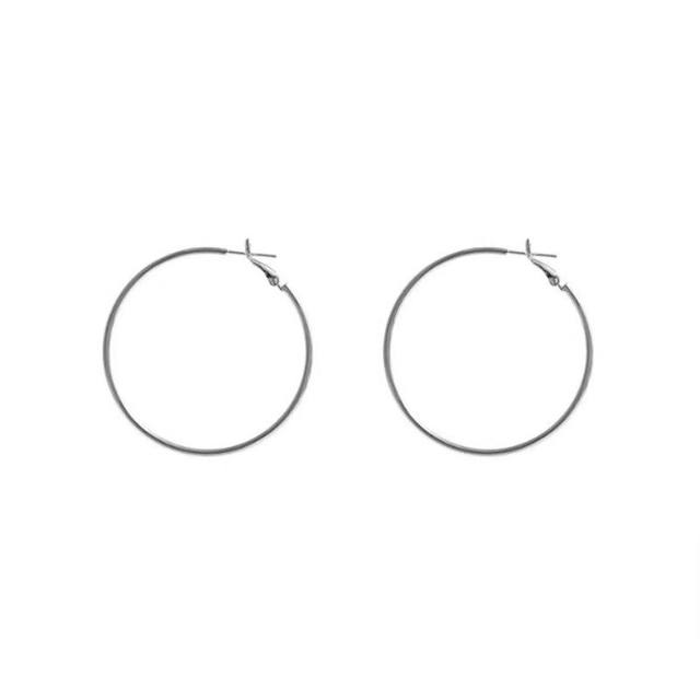Exaggerated earrings, rings, large steel rings, earrings, minimalist style, fashionable earrings, rings, earrings, ultra-fine, large diameter