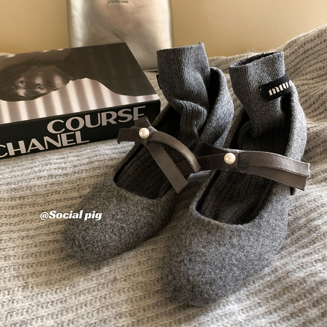 High-end gray ~ autumn and winter wear yyds! Evening breeze gentle woolen material single shoes plus velvet bow Mary Jane shoes