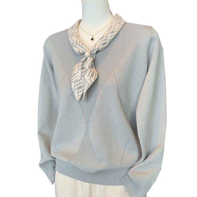 2025 new fashionable and fashionable mother autumn clothes long-sleeved knitted shirt middle-aged and elderly women's spring and autumn sweater base top