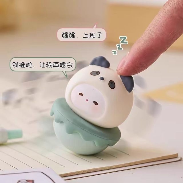 Cute tumbler heals emotions, office desktop workstation decompression artifact, girl gift, small ornaments