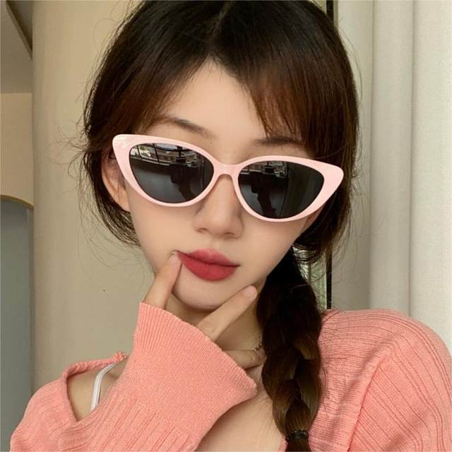 Jennie's same kitten eye sunglasses internet celebrity high-end concave style sunglasses photo round face pink white