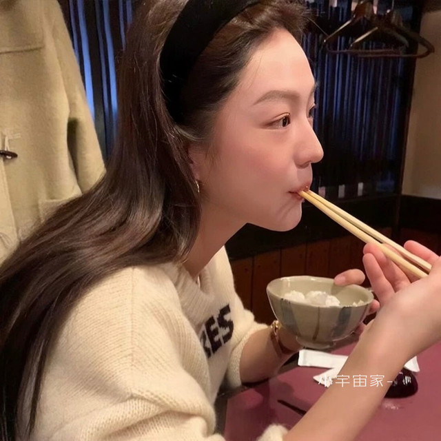 Anna Korean He Jing black thin velvet headband flat autumn and winter high skull face small headband thin pressure hairpin