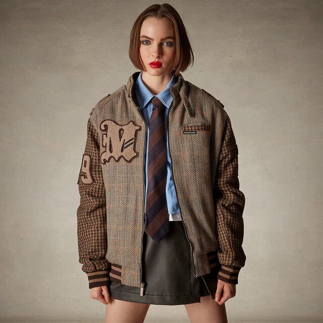 Self-operated members only women's big tweed sports jacket - beige straight hair
