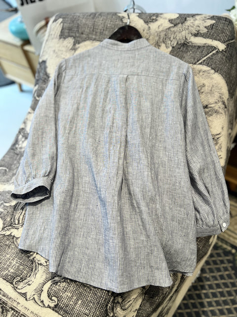 Exquisite slack feeling ~ round neck half-open sleeved grey blue woven striped A-spoke linen shirt top