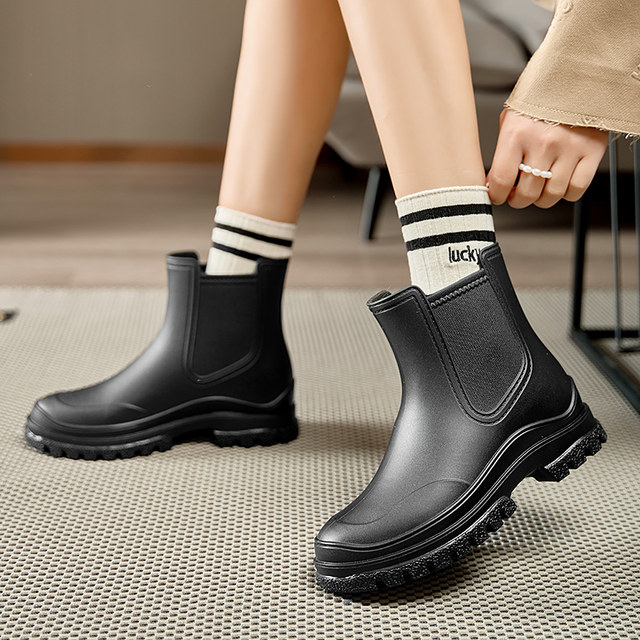 Japanese women's rain boots short 2024 new fashion outer rain boots women's waterproof non-slip women's rubber shoes water shoes