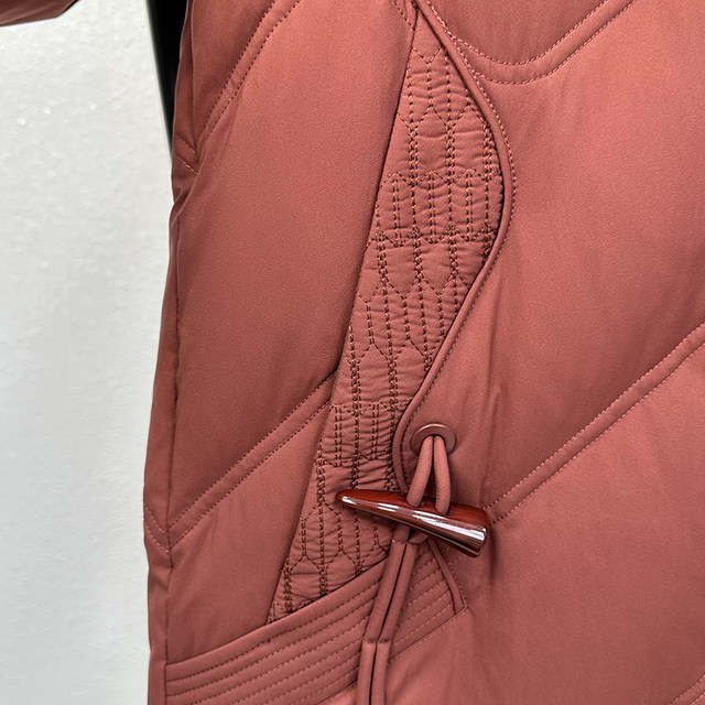 
Shopping Mall Mom Medium Long Down Jacket Women's Hooded 2025 Winter New Middle-aged and Elderly Thickened Large Size Temperament Jacket