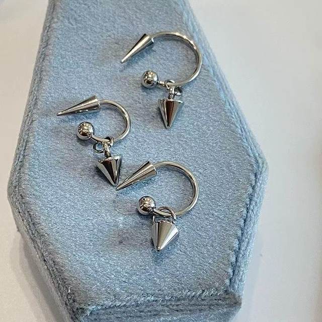 
Titanium Steel Earrings Little Devil's Point Cone Pendant Earrings Horseshoe Ring Ear Bone Snail Personality Hip Hop Dark Niche Ear Wheels