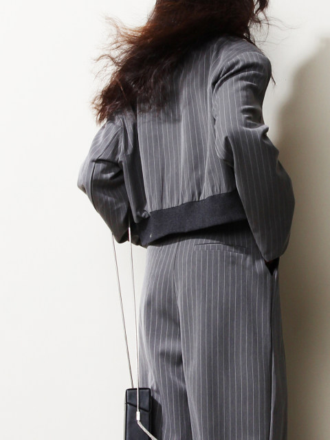 T53 can be equipped with vertical stripes European and American style leisure commute, thin short loose pilot suits suits