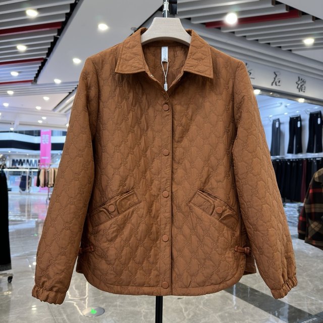 Fashionable mother-wearing lapel diamond coat 2025 spring and autumn new loose and versatile retro buttoned middle-aged and elderly tops
