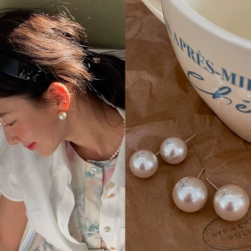 Небольшие дизайнерские серьги из жемчуга, коллекция 2023