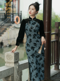 New Chinese retro national style improved velvet cheongsam 2023 autumn new French Hepburn young girls