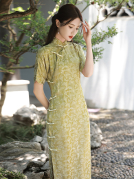 Republic of China wind girl full open cheongsam no province Gufa a long young model to tow the new early autumn 2023