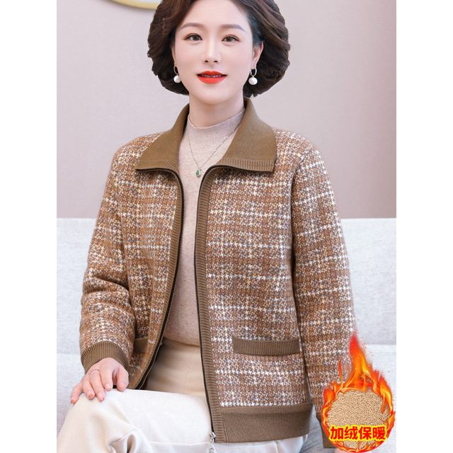 
Middle-aged women's warm tops, elderly velvet loose coats, autumn and winter mother's wear, all-in-one velvet sweater cardigans