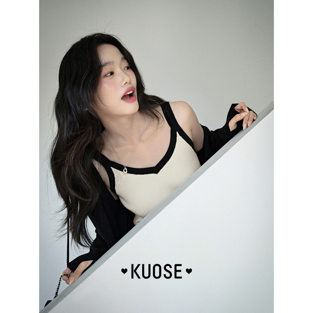 Wide color navy blue sporty slim suspender vest for women 2025 spring and summer new apricot v-neck short top
